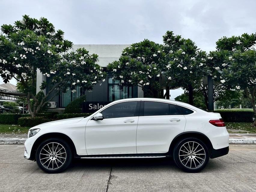 ไมล์ 20,000 กม. Benz GLC250 AMG Coupe สีขาว ปี 2019 รถบ้าน มือเดียว เข้าศูนย์ตลอด สีเดิมไม่เคยทำสี