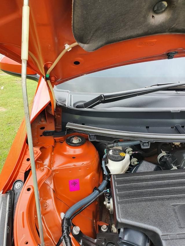 Toyota Yaris Eco 1.2E ออโต้ ปี2017 สีส้ม รถมือ1 ออกห้าง 12