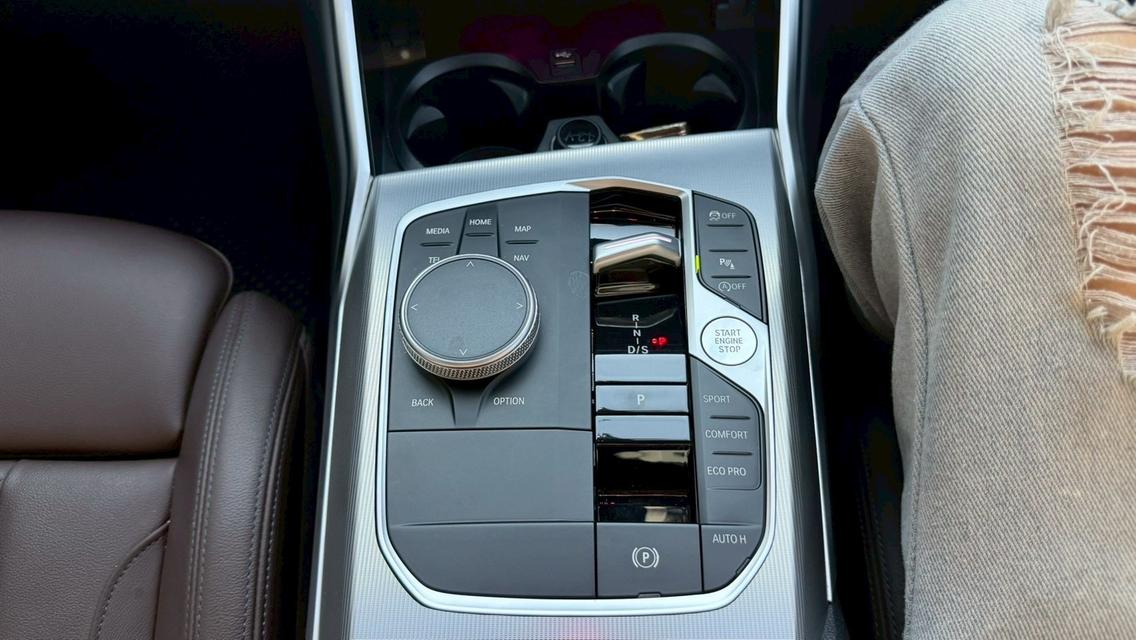รหัสรถ KPV7696 2023 BMW 320d M SPORT รูปที่ 6