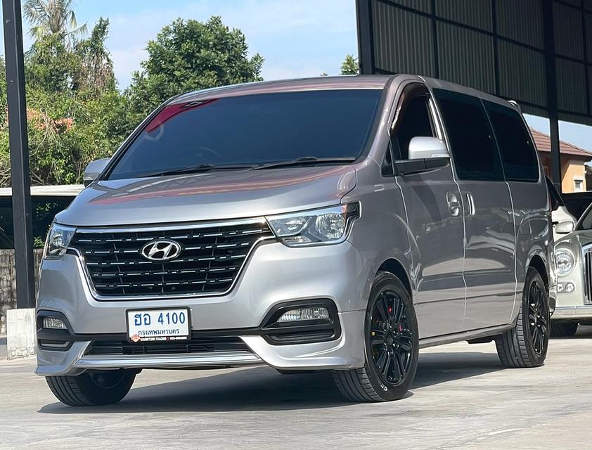 Hyundai H1 2.5Touring ปี18