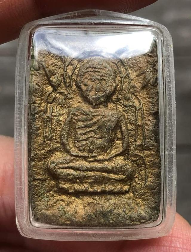 หลวงปู่ทวดเลี่ยมเก่า