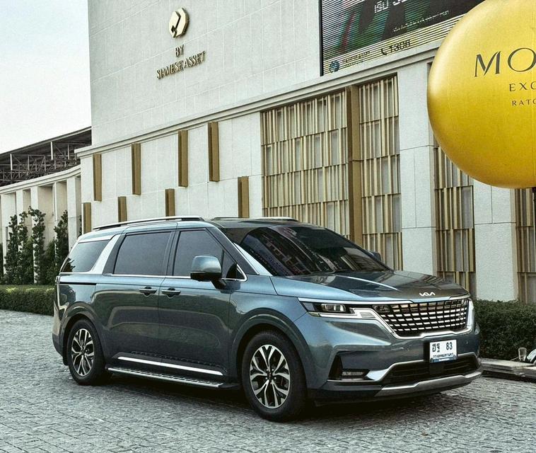 KIA CARNIVAL SXL (Gen 4) |รถออกเดือน 12  ปี 2023💎 สีเทาฟ้า ดีเซล ไมล์น้อยจัด! พร้อมวารันตีศูนย์ รูปที่ 2