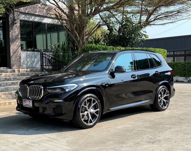 2021 BMW X5 MSPORT รถมือเดียวออกป้ายแดง รถวิ่งน้อย เข้าศูนย์ทุกระยะ ไม่มีอุบัติเหตุ วารันตียังเหลืออีกนานครับ 4