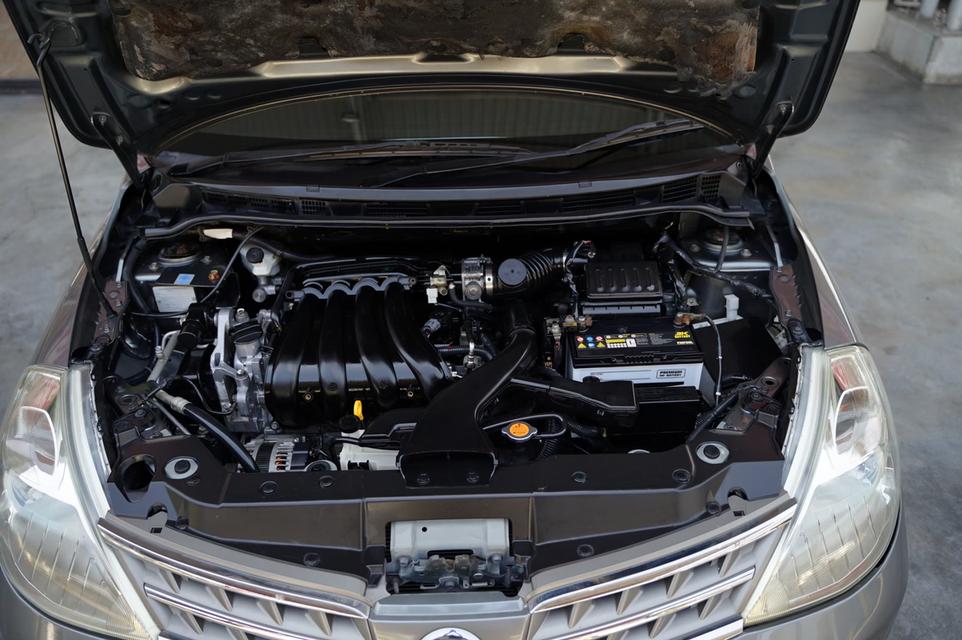 2011 NISSAN TIIDA