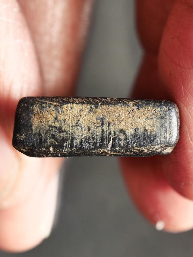 พระซุ้มกอดำ พิมพ์ใหญ่ ไม่มีกนก....เก่าๆ เนื้อจัด 10