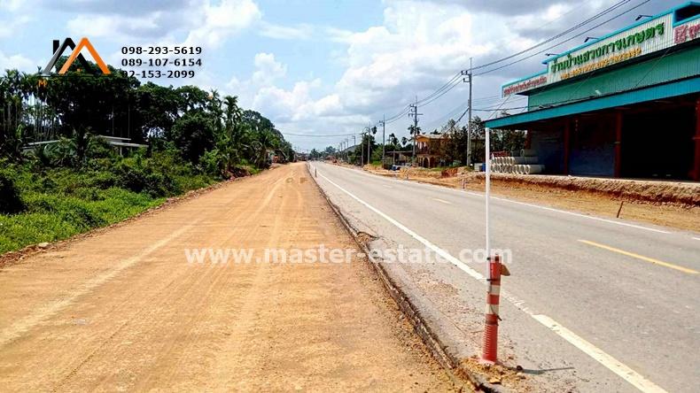 ที่ดินจันทบุรี 17 ไร่กว่า ติดถนนสาธารณะเส้น 3010 หน้ากว้างประมาณ 149 M. x ลึกประมาณ 203 M. ทรงสี่เหลี่ยมผืนผ้าสวยมาก 1