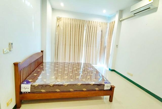 เพียวเพลส รังสิต คลอง 2 2.4 กม. เช่าบ้านเดี่ยว 2 ชั้นหลังมุม ถ.เลียบคลอง3 ต่อเติมครัวใหม่ 2