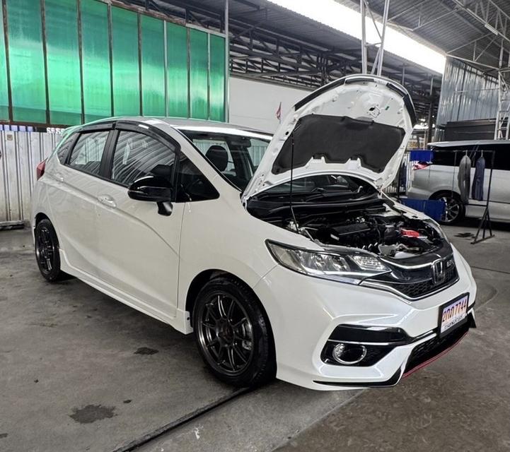 Honda Jazz GK 1.5RS 2017 แต่งพร้อม รูปที่ 5