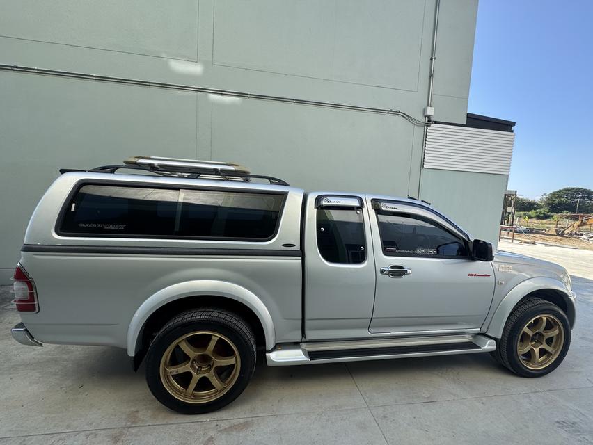 รถยนต์อิซุซุ ดีแมก ปี2005