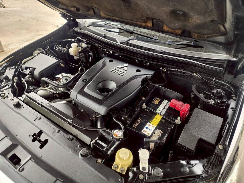 ขาย Mitsubishi Pajero 2.4GT ปี17 16