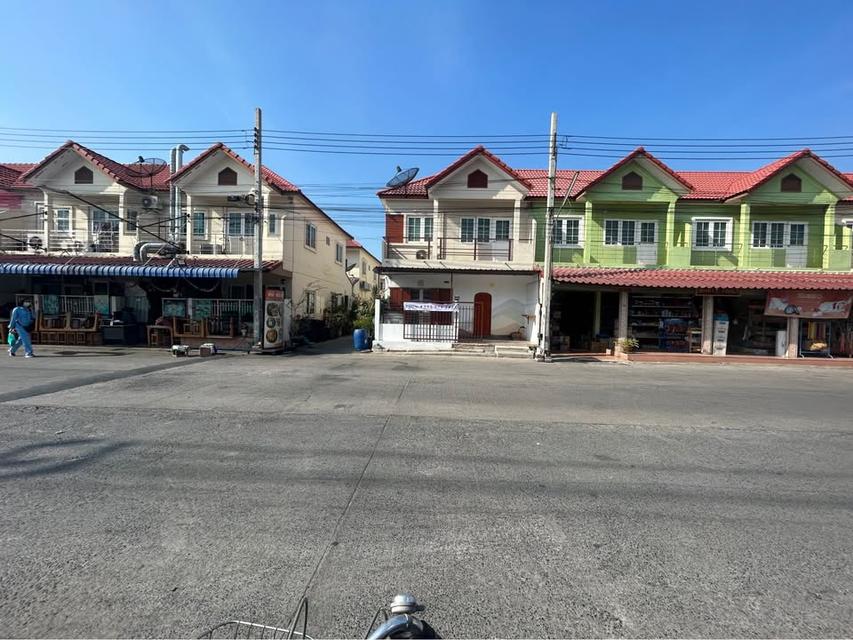 บ้านถนนกว้าง12เมตรค้าขายได้ ให้เช่าหน้าบ้านได้ ตรงข้ามสวน ต่อเติม รีโนเวทใหม่ครบ 5