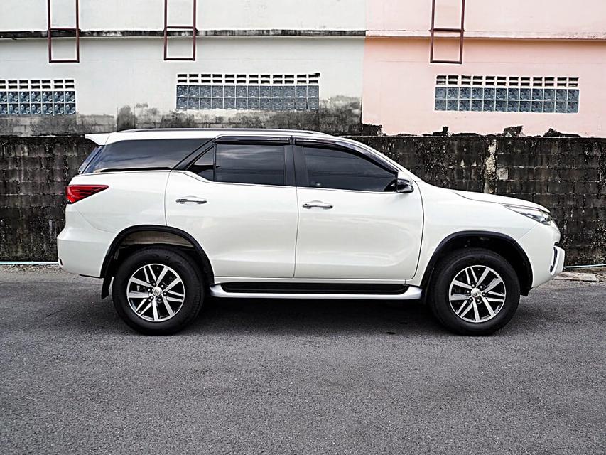 TOYOTA FORTUNER 2.4 V ปี2019