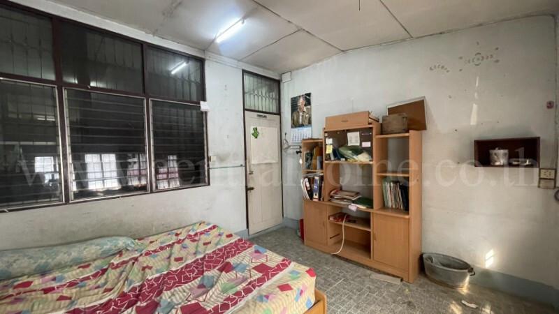 ทาวน์เฮ้าส์ ซอยจรัญสนิทวงศ์ 25 ทำเลดี อยู่ต้นซอย ติดถนนจรัญสนิทวงศ์ 16