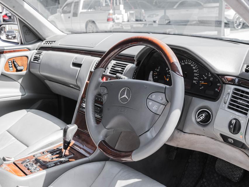 รหัสรถ 67GG2580 🚨 Mercedes-Benz E230 EL (W210) เกียร์ออโต้ ปี 1996 🚨 7
