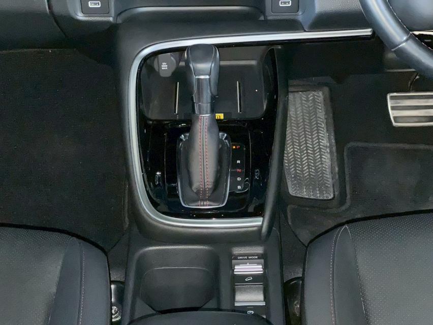 ปี 2022 HONDA HRV, 1.5 RS eHEV โฉม ปี21-ปัจจุบัน  สีขาวมุกเซรามิค Premium Sunlight Ceramic 12