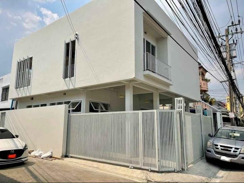 ให้เช่า บ้านเดี่ยว หลังมุมใกล้รถไฟฟ้าใต้ดิน สุทธิสาร เพียง 700 ม. เดินทางสะดวก เชื่อม ซอย 20 มิถุนา ซอยรัชดา 18 ได้ 6