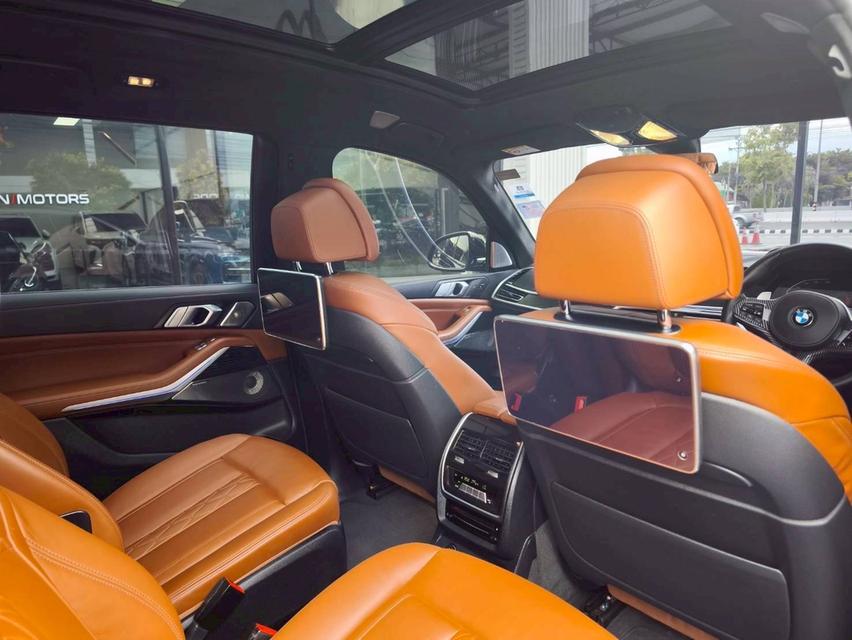 รหัสรถ KPV53 2023 BMW X7 xDrive40d M Sport สีดำ 8