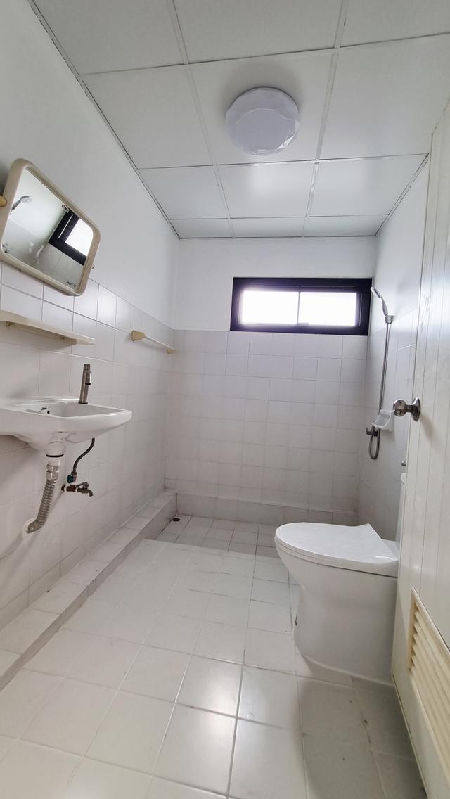 บ้านทาวน์เฮ้าส์ 3 ชั้น 18