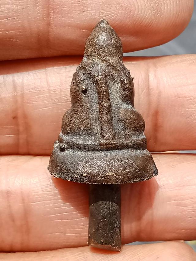 พระชัยวัฒน์ พิมพ์ป้อมเล็กฐานสูง หลวงปู่บุญ วัดกลางบางแก้ว