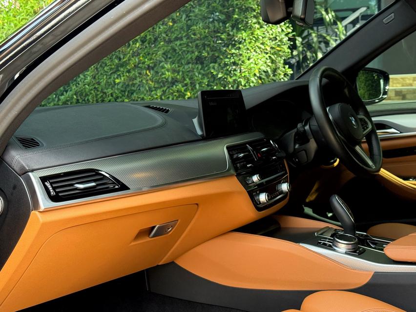 2020 BMW 520D MSPORT G30 รถมือเดียวออกป้ายแดง รถวิ่งน้อย เข้าศูนย์ทุกระยะ ไม่เคยมีอุบัติเหตุครับ 11