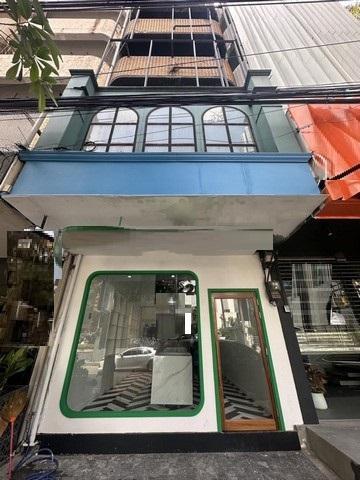 ให้เช่าอาคาร 4 ชั้น 180 ตร.ม. ย่านทองหล่อ เหมาะทำร้านอาหาร cafe สปา working space ใกล้ BTS ทองหล่อ ติดถนนหลัก ติดห้าง Do 5