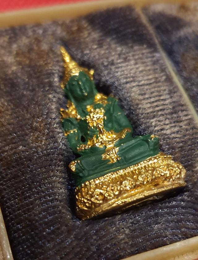 พระแก้วมรกรต 3ฤดู 1