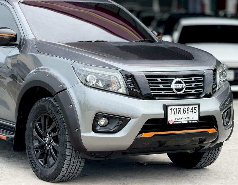 NISSAN NAVARA NP300 2.5 EL DOUBLE CAB CALIBRE BLACK EDITION 2020