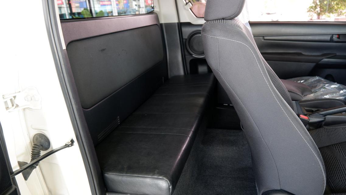 Toyota Hilux Revo 2.4 E Smart Cab MT 2016 4