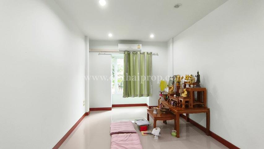 ทาวน์เฮ้าส์ หมู่บ้าน บัวทองธานี ถนนกาญจนาภิเษก บางบัวทอง นนทบุรี 7