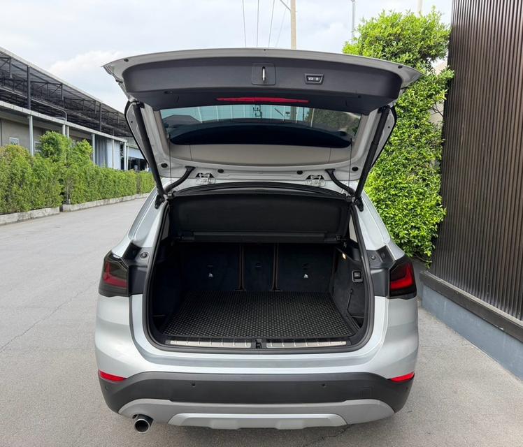 BMW X1 sDrive18i xLINE ปี 2017 รถสวยไมล์น้อย ราคาดีเครดิตดีฟรีดาวน์ สภาพป้ายแดง เล่มทะเบียนครบ ประวัติศูนย์ BMW Thailand รูปที่ 18