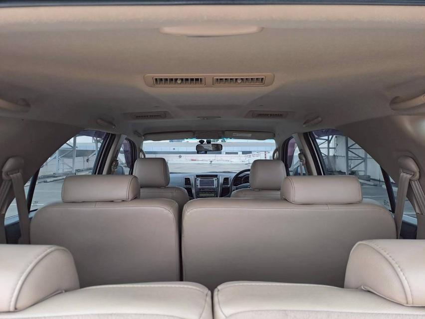 Toyota Fortuner 3.0 V รุ่น TRD Sportivo 4WD รุ่นท็อป ปี2011 สีขาว 12