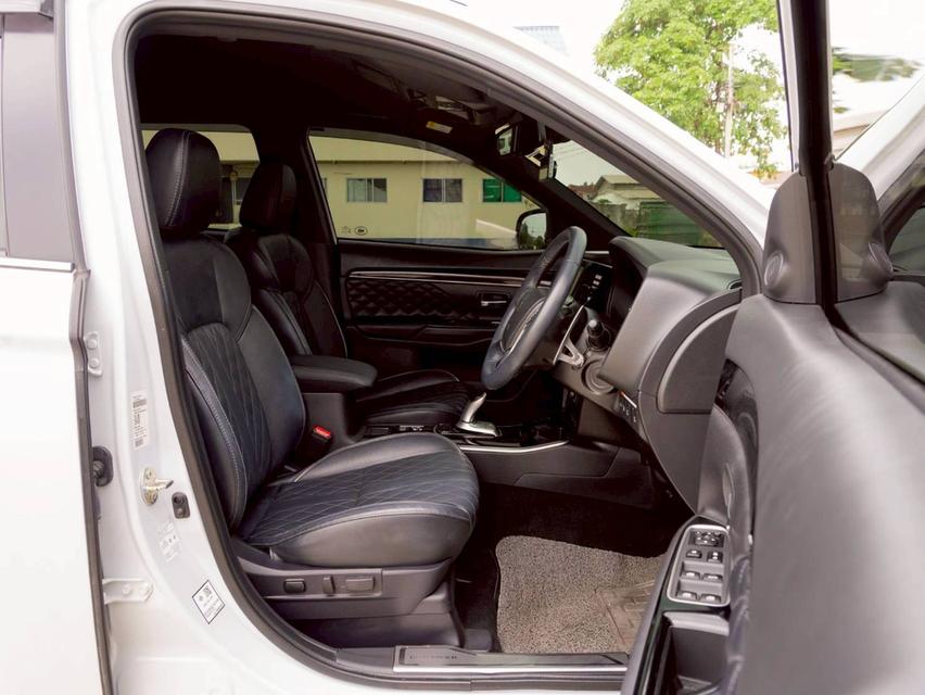 ขาย Mitsubishi Outlander 2.4GT 4wd ปี21 14