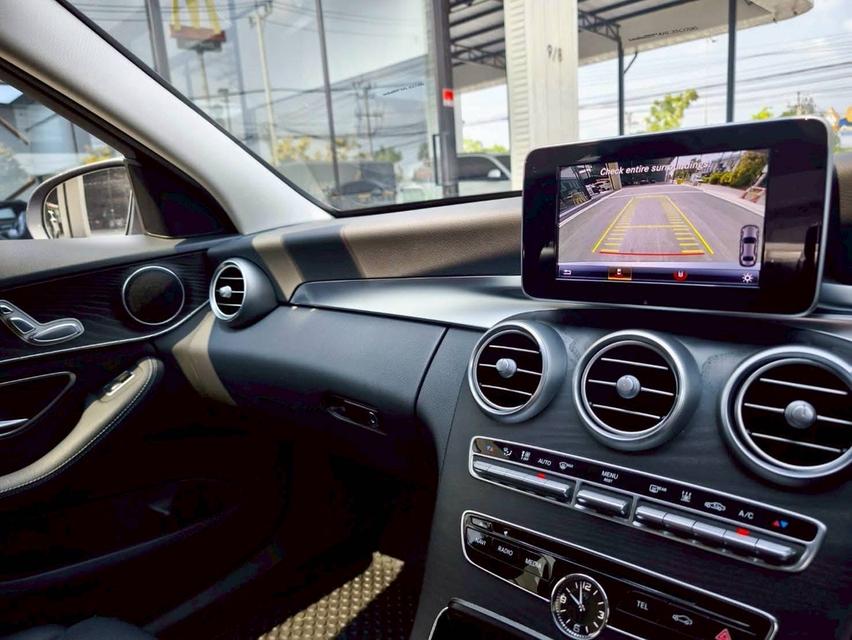 รหัสรถ KPV897 2017 BENZ C350e Avantgarde สีเทา 10