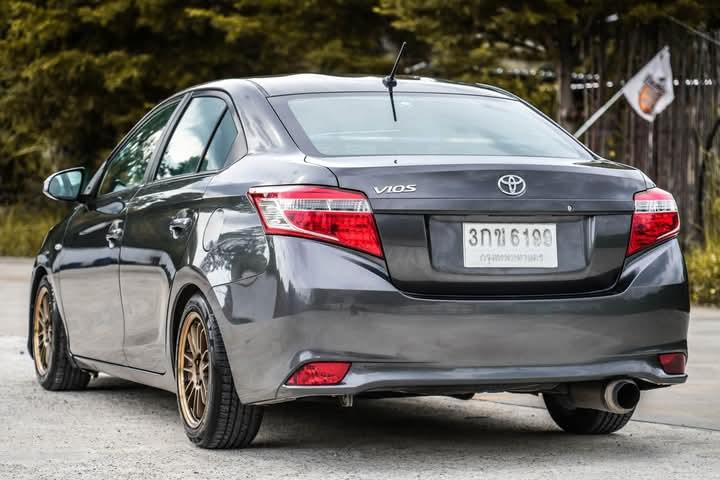 Toyota Vios สีดำสภาพใหม่ ปี 2014 7