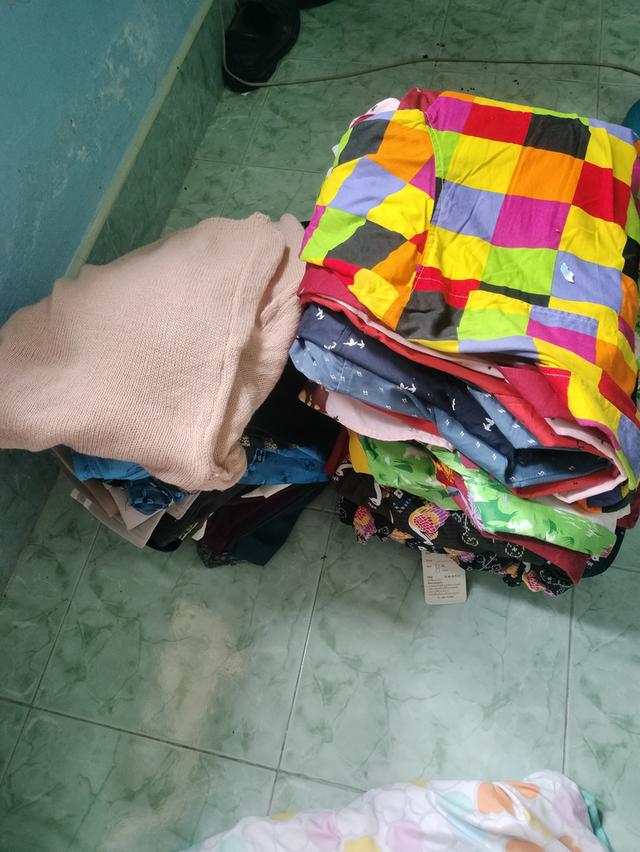 เสื้อผ้าใหม่ขายเท พร้อมลัง 4