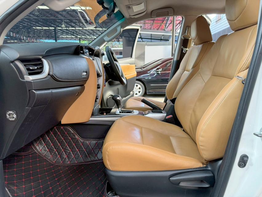 TOYOTA FORTUNER 2.8 V 4WD ปี 2016 รูปที่ 8