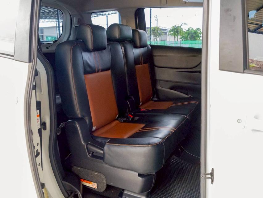 TOYOTA SIENTA 1.5V ปีจด 2017  16