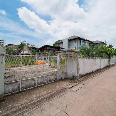 ขายที่ดินพร้อมบ้านไม้เก่า 1 หลัง เขตกรุงเทพฯชั้นใน ถนนตากสิน-สาทร วงเวียนใหญ่-สำเหร่ 102 ตรว. 5