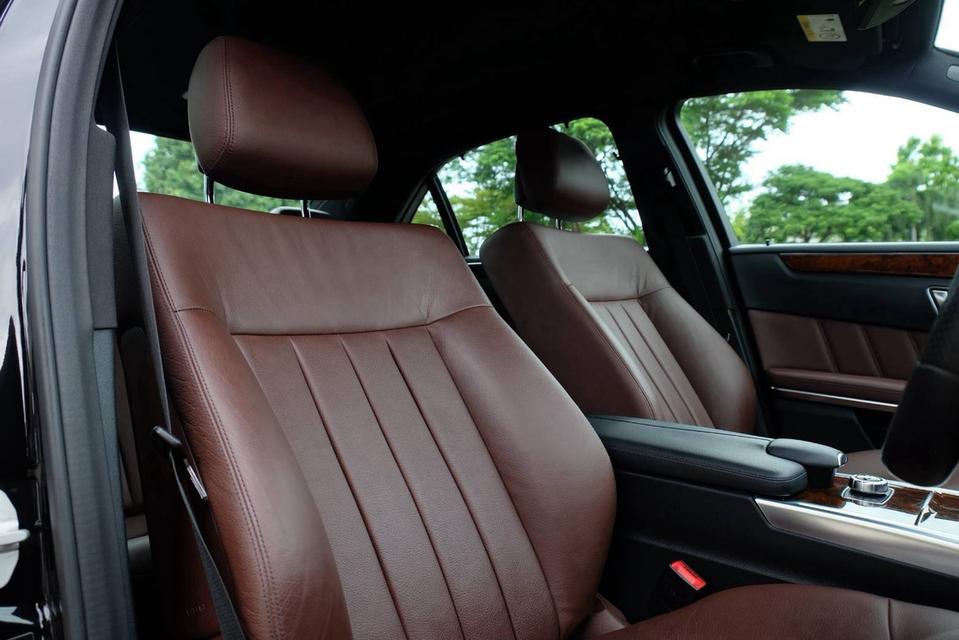 Mercedes Benz (W212) E300 Bluetec Hybrid Facelift 2014 รถโครตหรู ขายโครตถูก รถมือเดียวใช้น้อย ประวัติครบ รูปที่ 9