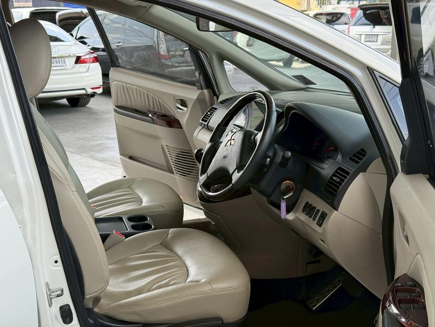 2011 M.SPACE WAGON 2.4GLS 8