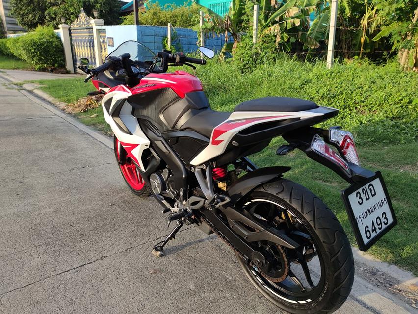  Bajaj pulsar RS200  ABS  6