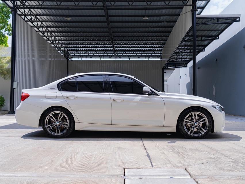 BMW 330e M SPORT | ปี 2017 (พร้อมทะเบียนสวย)มือสอง รูปที่ 7