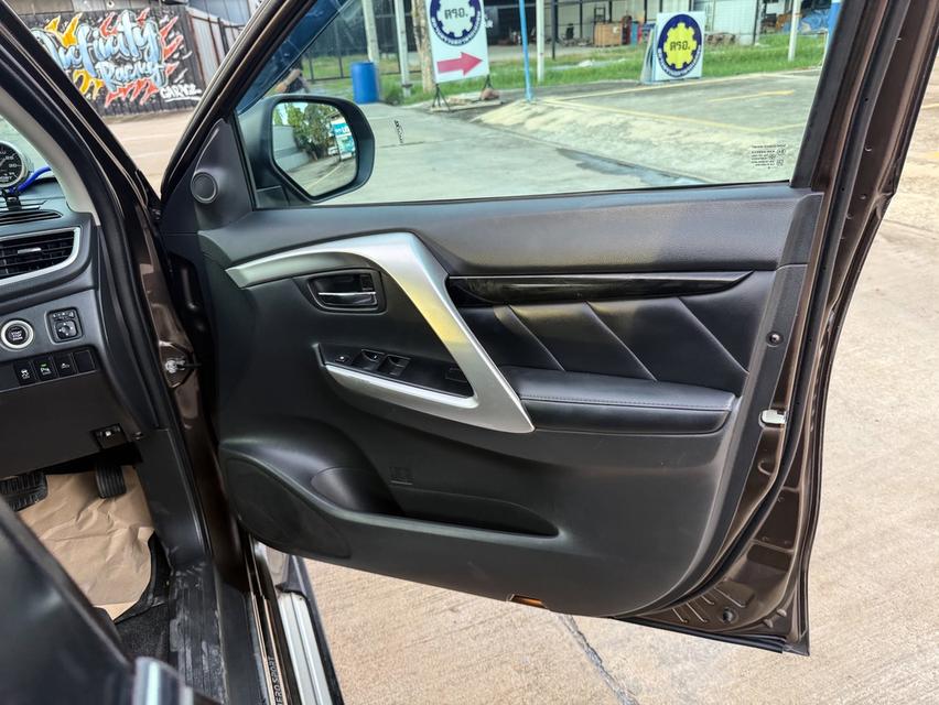 ขาย Mitsubishi Pajero 2.4GT ปี17 17