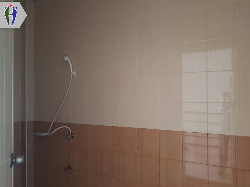 อาคารพาณิชย์ ในซอยเขาตาโลพัทยา ให้เช่า • ชั้นที่ 1 สามารถทำการค้าได้ ,ขนาด 18 ตรว. • ชั้นที่ 2 แบ่งเป็นห้อง สามารถทำเป็นออฟฟิศ หรือห้องพักอาศัยได้ ไ 9