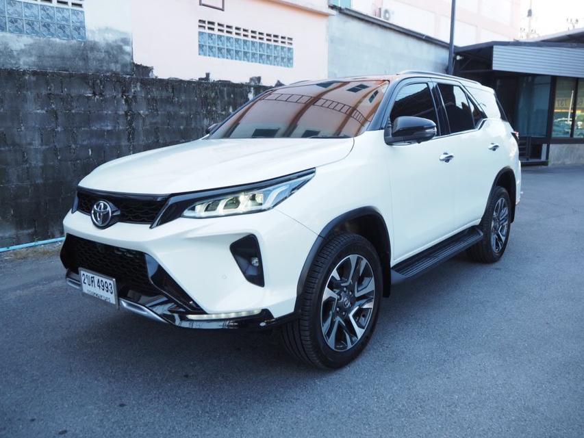 TOYOTA FORTUNER 2.4 LEGENDER BLACK TOP 2WD ปี 2022