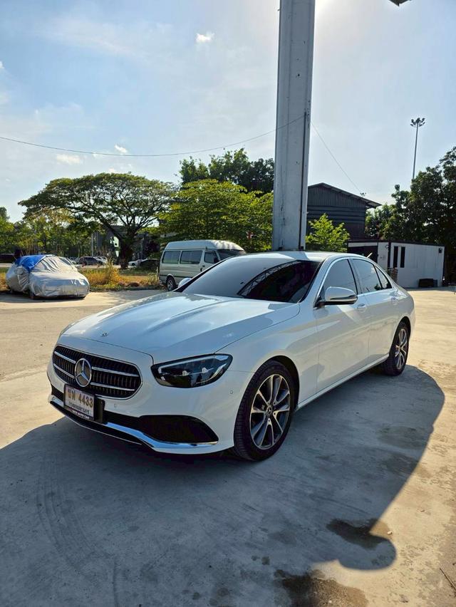 Mercedes-Benz E300e Avantgarde (W213) (Facelift) ปี 2023 สีขาว ไมล์ 50,000 กม.