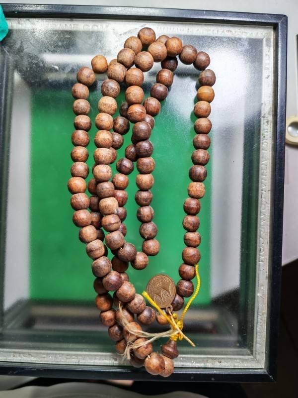 ปะคำ108ไม้แกะ เม็ดใหญ่ พิเศษติดเหรียญ หลวงพ่ออุตตมะ ปี2532 รูปที่ 6