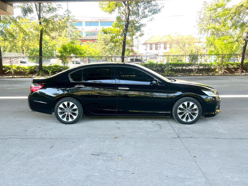 ขายรถ Honda Accord 2.4EL ปี 2014 สีดำ เกียร์ออโต้ 8