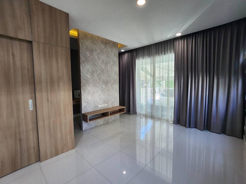 ขาย บ้านกลางเมือง รัชดา - วงศ์สว่าง หลังมุม สวย หน้าสวน ฟิตเนส สระว่ายน้ำ