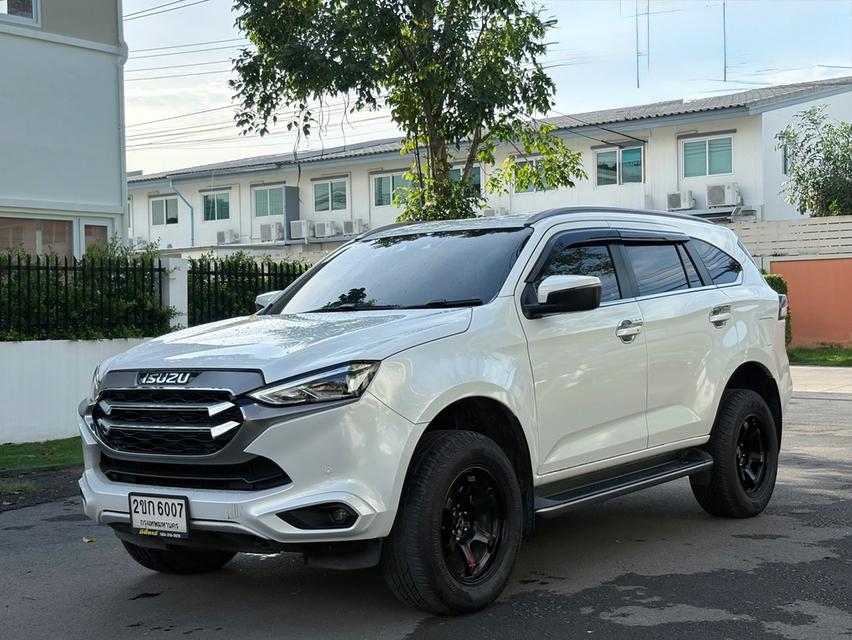 Isuzu mu-x 16